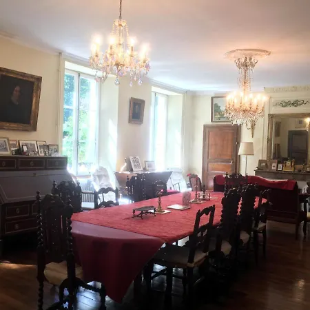 Grande Et Belle Demeure