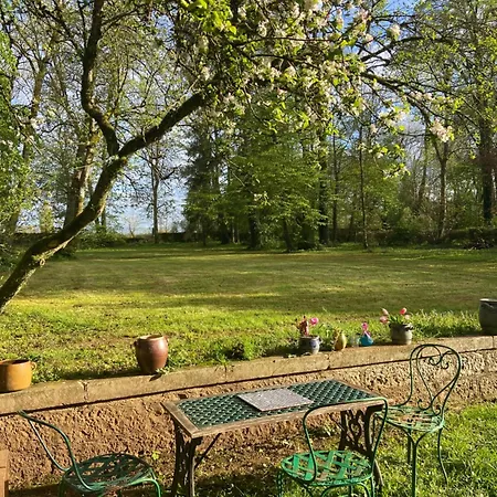 Grande Et Belle Demeure Hébergement de vacances Prez-sous-Lafauche