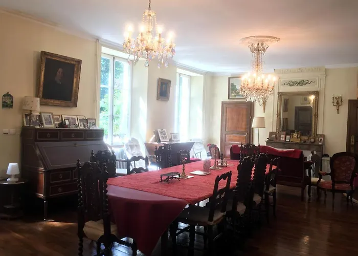 Grande Et Belle Demeure